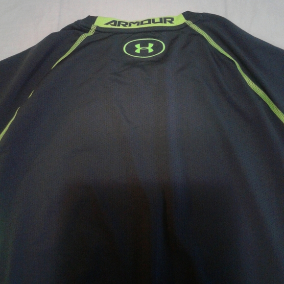 Boys XL underarmour short sleeve compressio shirt - Picture 3 of 7